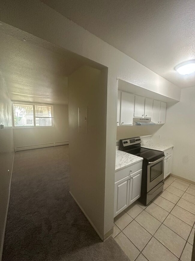 Building Photo - 2 Bedroom !!!