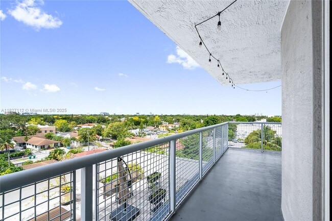 Building Photo - 900 SW 8th St