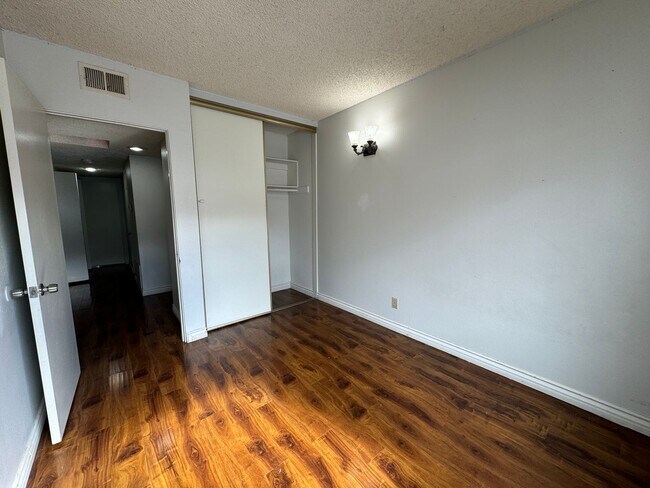 Building Photo - Available April 2026: 3 Bedroom, 2.5 Bathroom Townhouse with Attached Garage and Washer and Dryer...