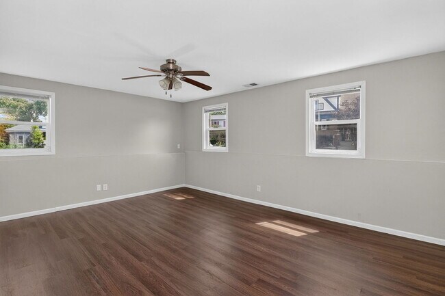 Building Photo - 436 Fordham Pl