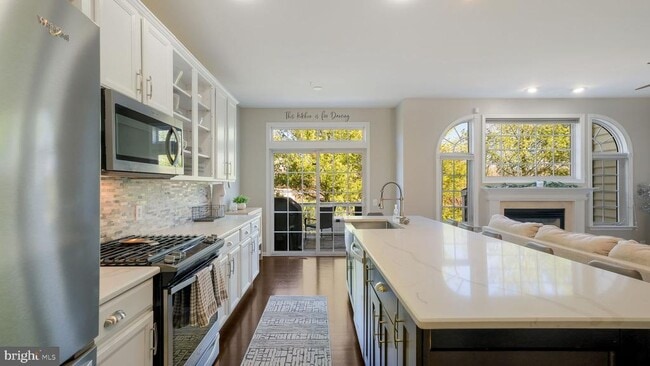 Building Photo - 303 Hilltop Ct