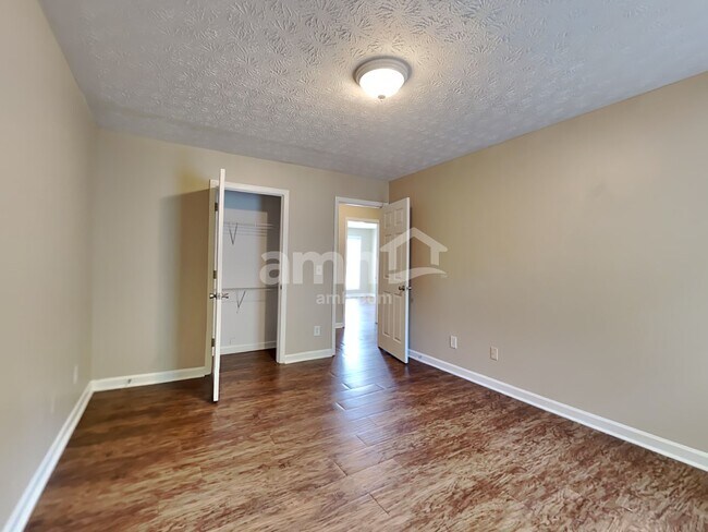 Building Photo - 70 Maxton Ave