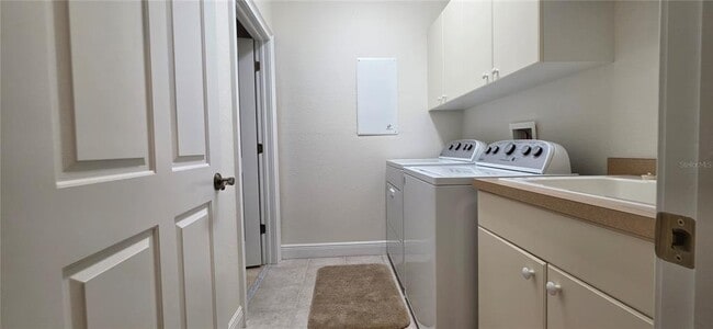 Building Photo - 222 Lewis Cir
