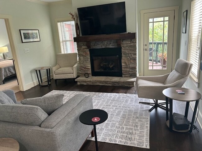 Building Photo - Asheville Furnished Rental!- Beaucatcher House