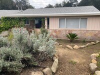 Building Photo - La Luna