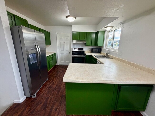Building Photo - 1520 Woodward Dr