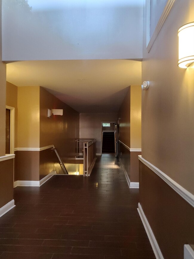 Building Photo - 9810 Leatherfern Terrace