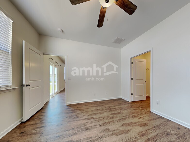 Building Photo - 50 Spirit Wy