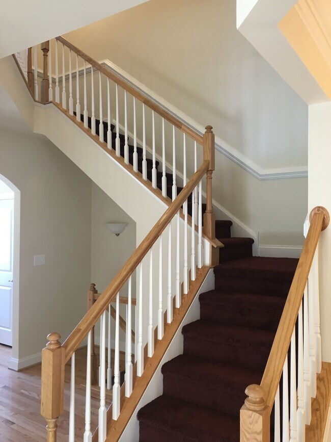 Building Photo - Stunning Luxury Twin Single-Family in Prestigious Atwater – 4BR, 3.5BA | Finished Basement with F...