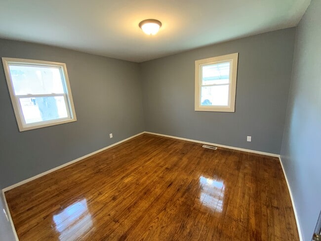 Building Photo - 205 North St