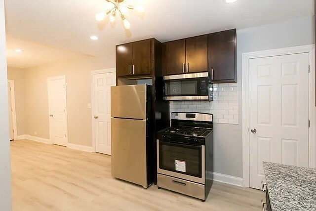 Building Photo - 834 N Mozart St