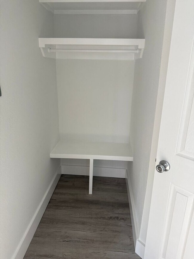 Building Photo - 1-Bedroom/ 1-Bath Unit - CLOSE TO EGLIN AIR FORCE BASE