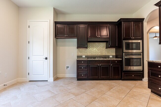 Building Photo - 5041 Country Nest