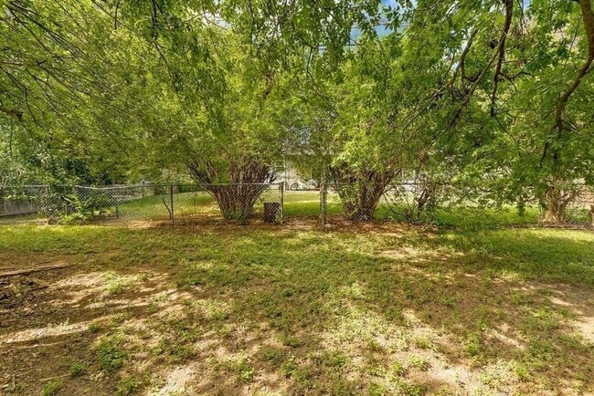 Building Photo - 1703 Rockbridge Terrace