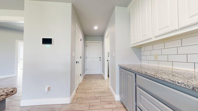 Building Photo - 12580 NE Meers Porter Hill Rd