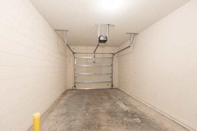 Building Photo - 35 Vista Oaks Ln