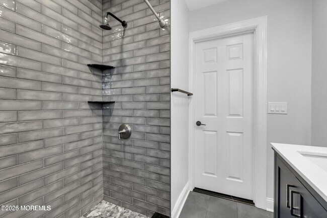 Building Photo - 283 Spring St