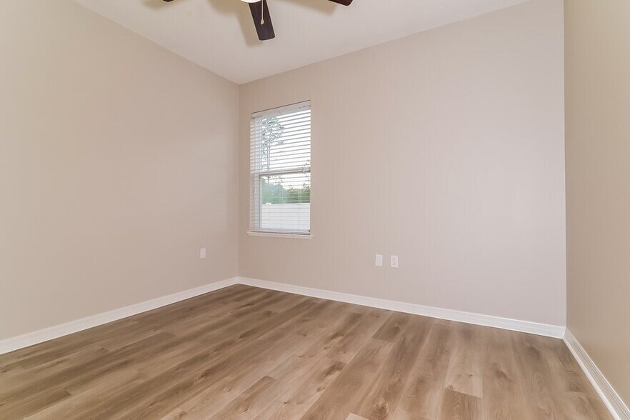 Building Photo - 16012 Yelloweyed Dr