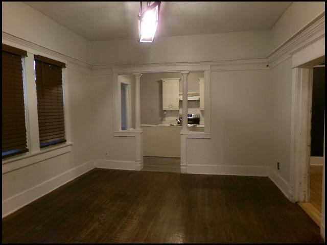 Building Photo - 303 E Nichols St