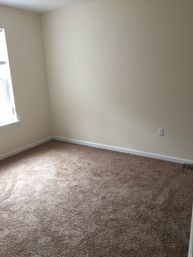 Building Photo - 333 NY-376