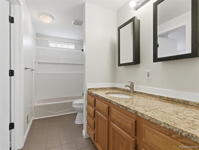 Building Photo - 38301 Murdick Dr