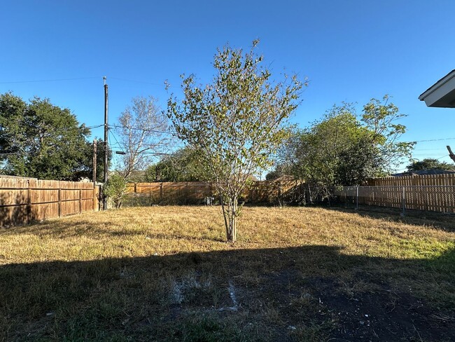 Building Photo - Ready for move in