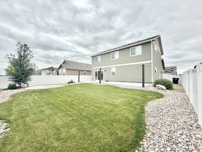Building Photo - 906 Ashbrook Dr