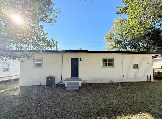 Building Photo - 1804 Doctor M.L.K. Jr Dr