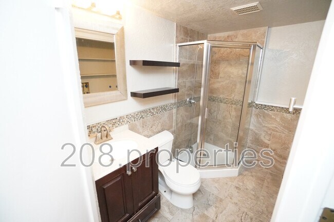 Building Photo - 698 Berwick Dr