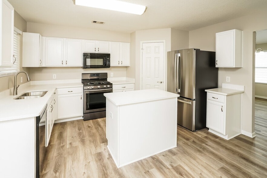 Building Photo - 16924 Tableland Trail