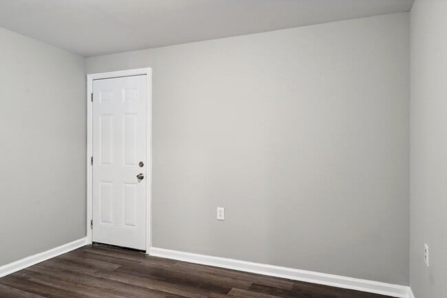 Building Photo - 504 W 48th St