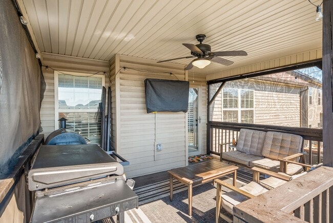 Building Photo - 222 Cooper River Wy