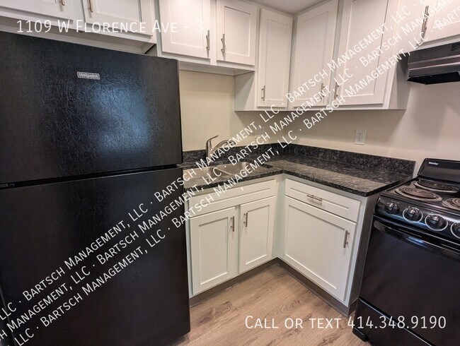 Primary Photo - 1109 W Florence St
