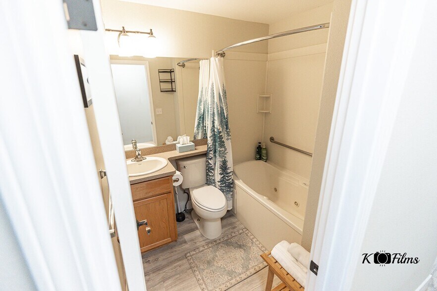 Building Photo - 360 Galaxy Ln