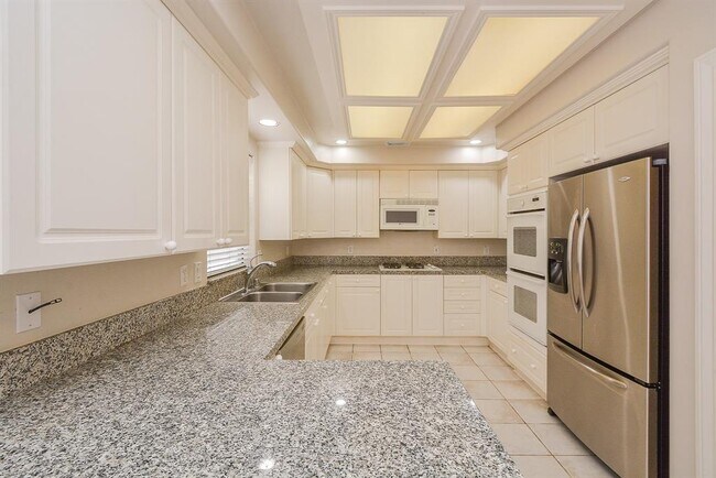 Building Photo - 2422 Dorrington St