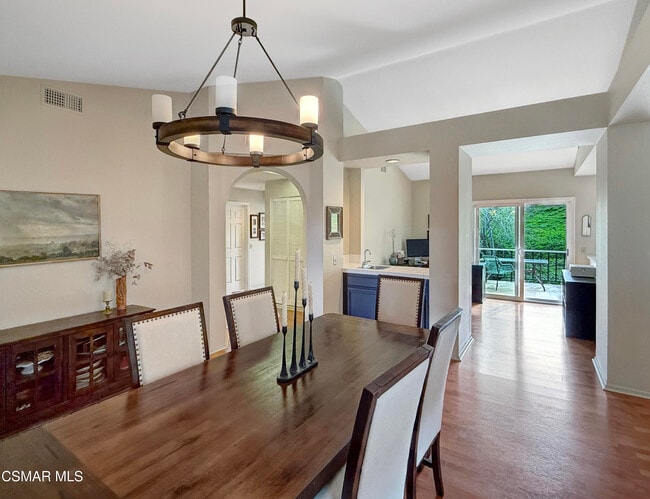 Building Photo - 264 Ridgeton Ln