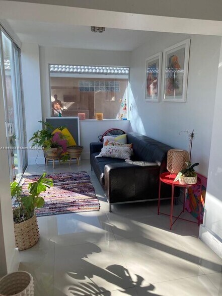 Building Photo - 5261 SW 154th Pl