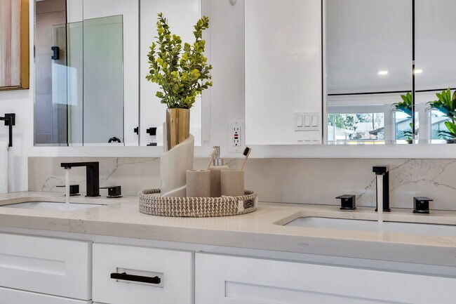 Building Photo - 26700 Indian Peak Rd