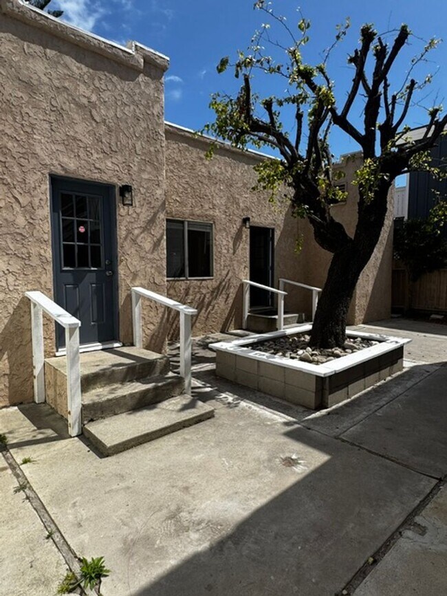 Building Photo - 1088 Bangor Ln