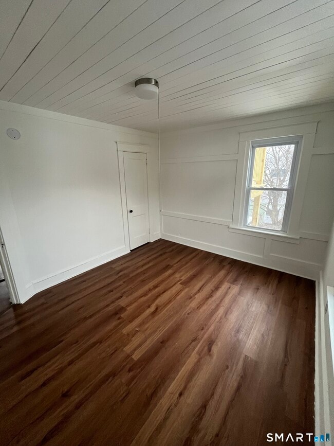 Building Photo - 189 East Rd