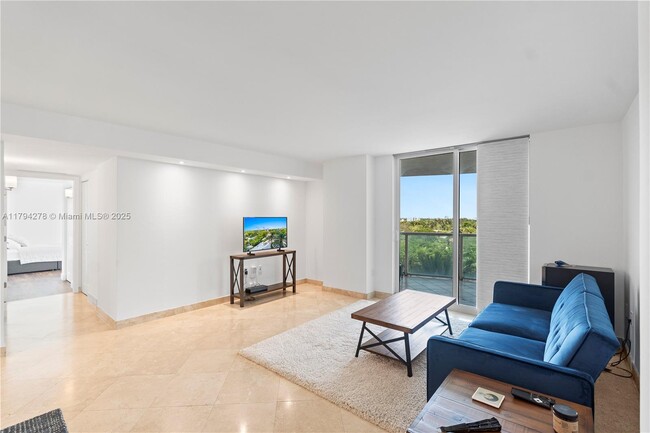 Building Photo - 2101 Brickell Ave