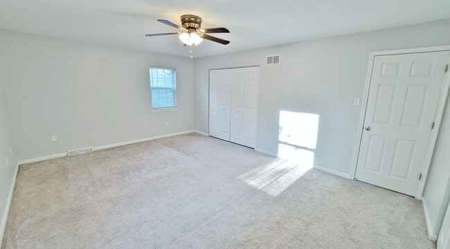Building Photo - 3 Bed / 3 Bath Single Family Home