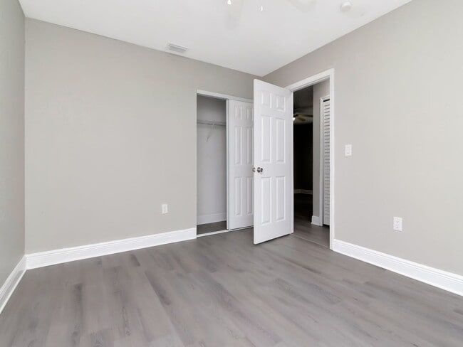 Building Photo - Stunning Fully Renovated 3BR/2BA Unit | Move-In Ready