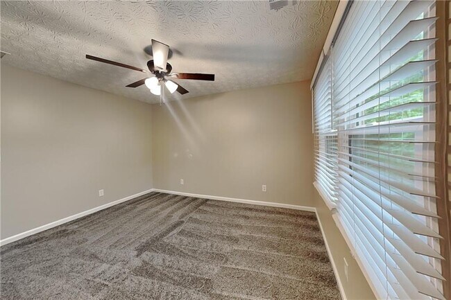 Building Photo - 1463 Shadowrock Heights