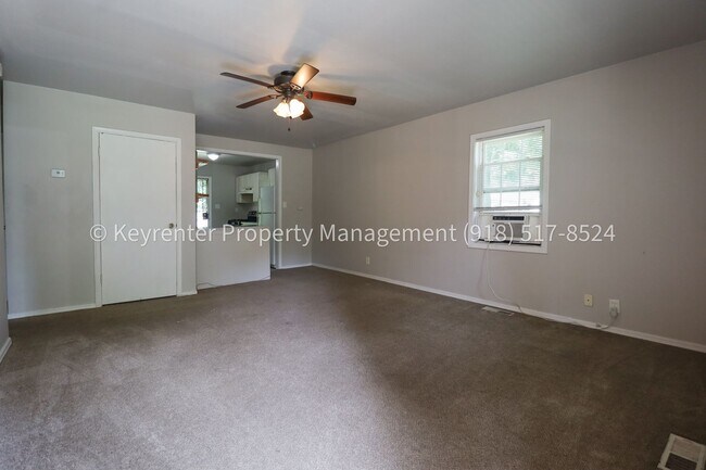 Building Photo - 2144 N Garrison Pl