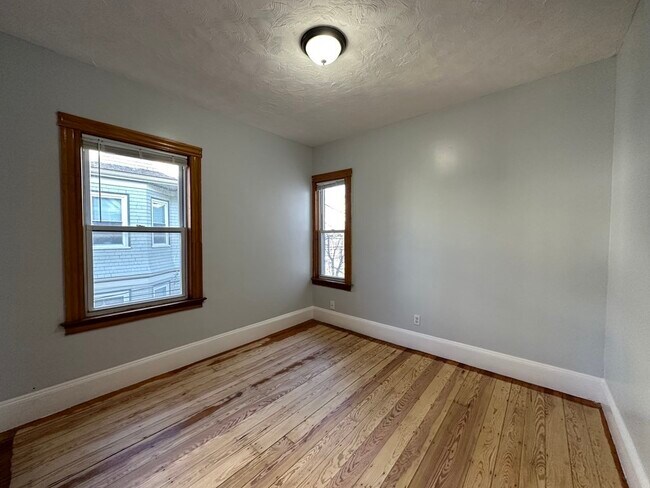 Building Photo - 56 Bakersfield St