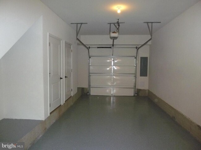 Building Photo - 412 Haupt Square SE
