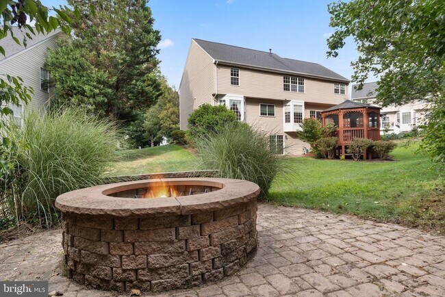 Building Photo - 5871 Paine Run Pl