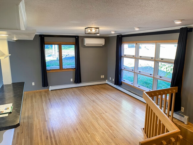 Upstairs living space - 1606 S Lake Irving Dr SW