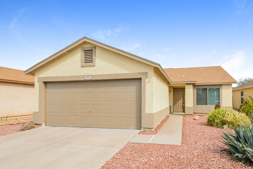 Primary Photo - 11808 W Bloomfield Rd